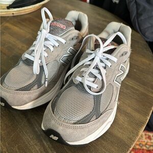 New Balance 990 V3 Heritage Collection